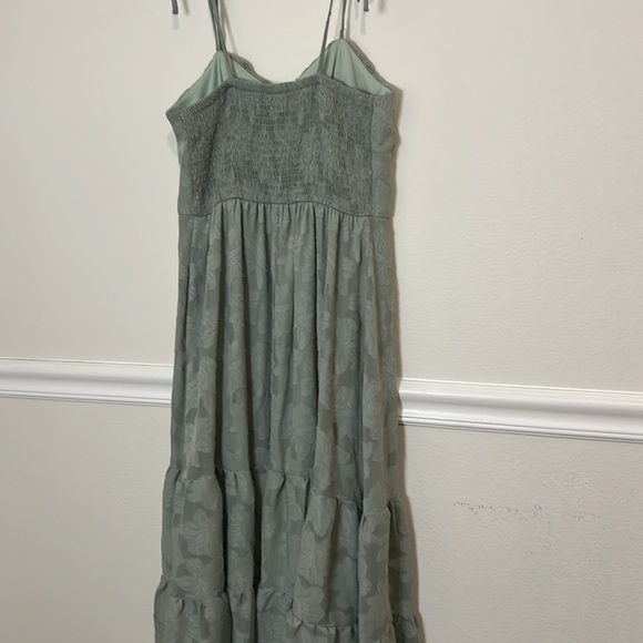 Speechless sage green dress size M maxi - Picture 8 of 11